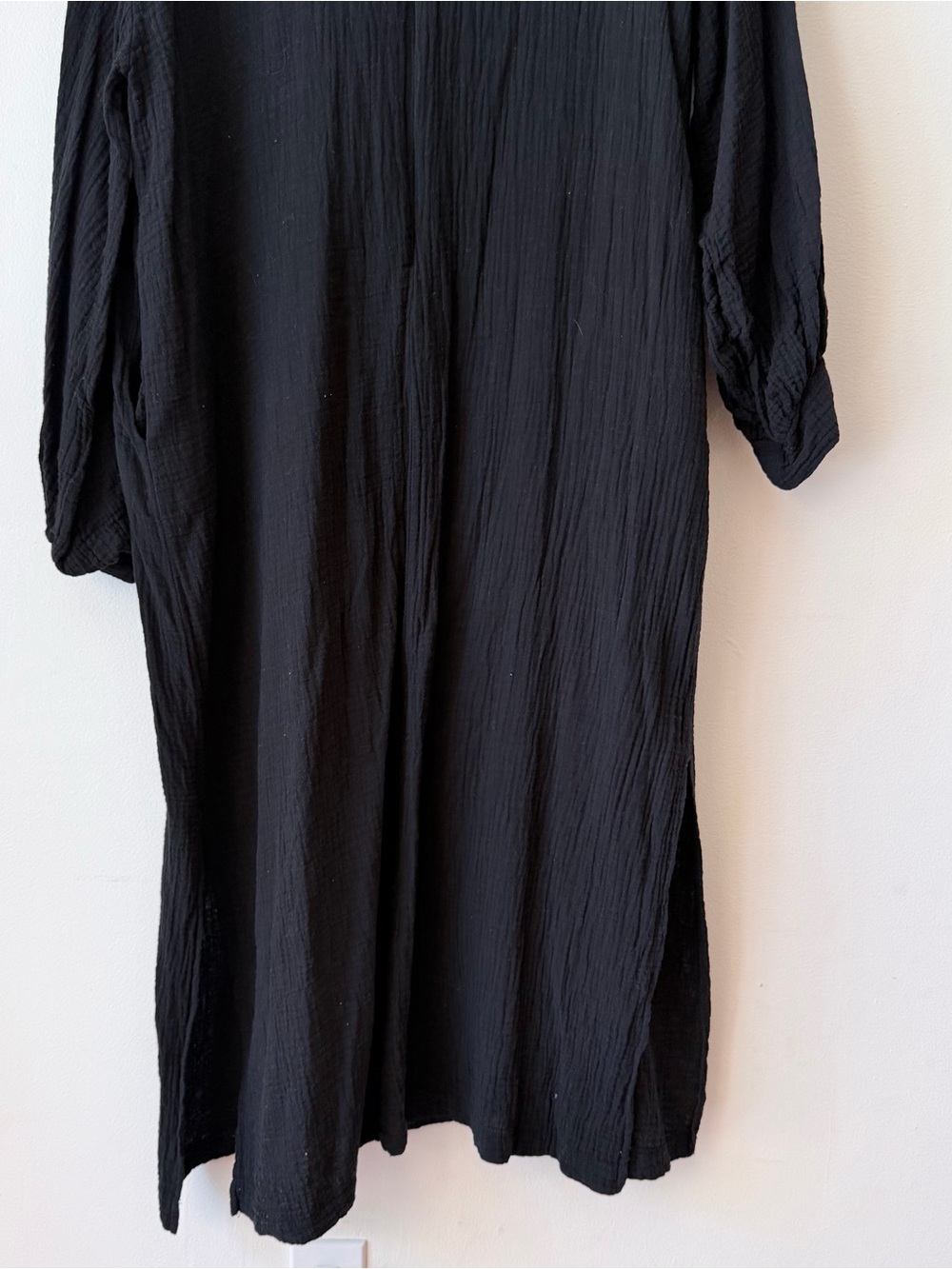 Nothing Fits But XL Women's Black Long Sleeve Midi Dress with Gathered Sleeves - Picture 8 of 9